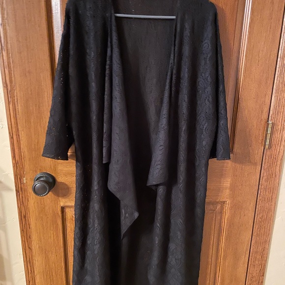 LuLaRoe Cardigan in black - Picture 2 of 3